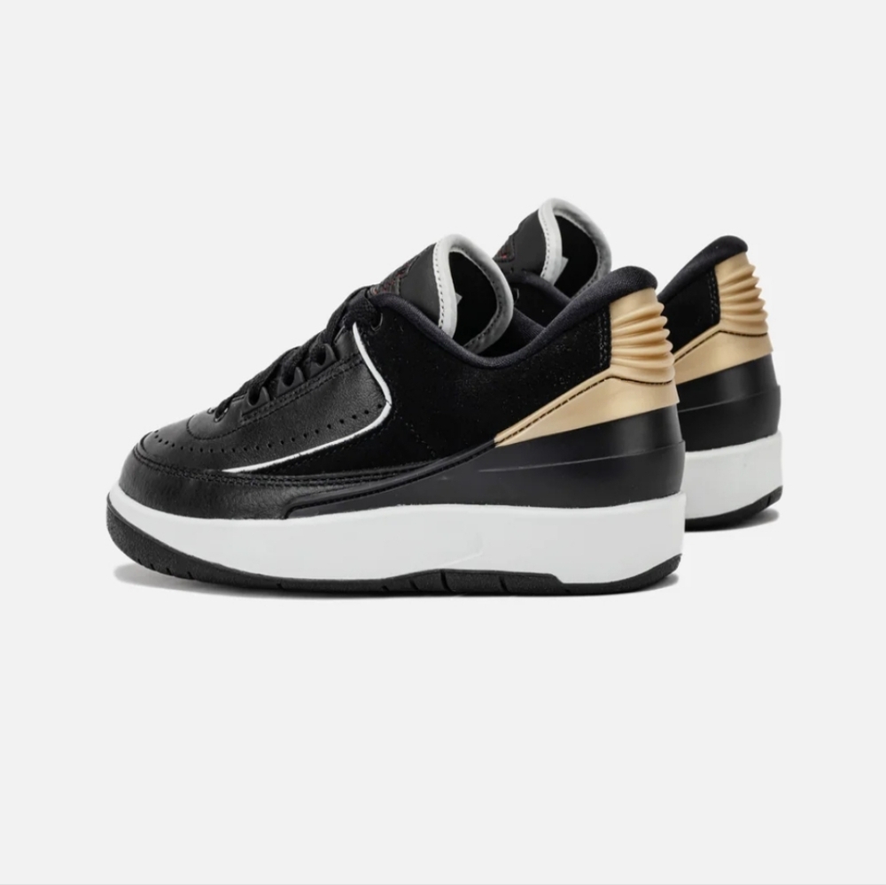NWT Women's Jordan AJ2 Retro Low Sneakers - Picture 7 of 11